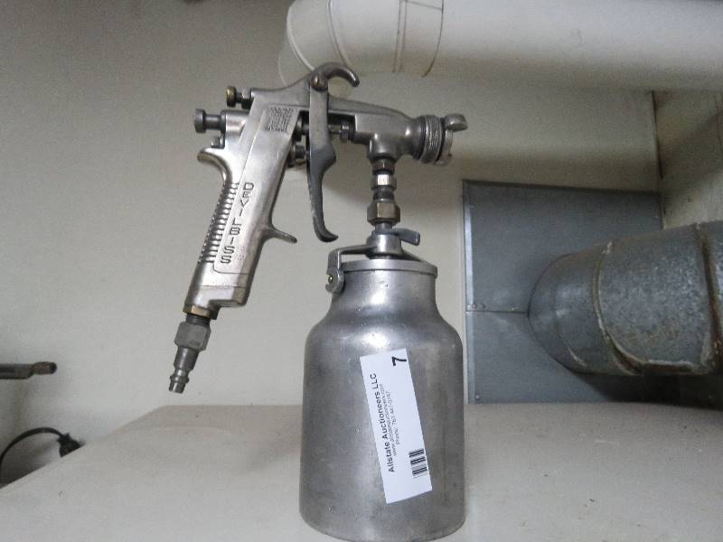 lot 7 image: Vintage Sprayer