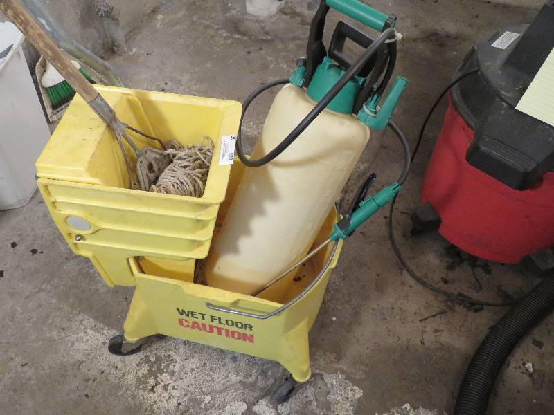 lot 16 image: Industrial Mop Bucket
