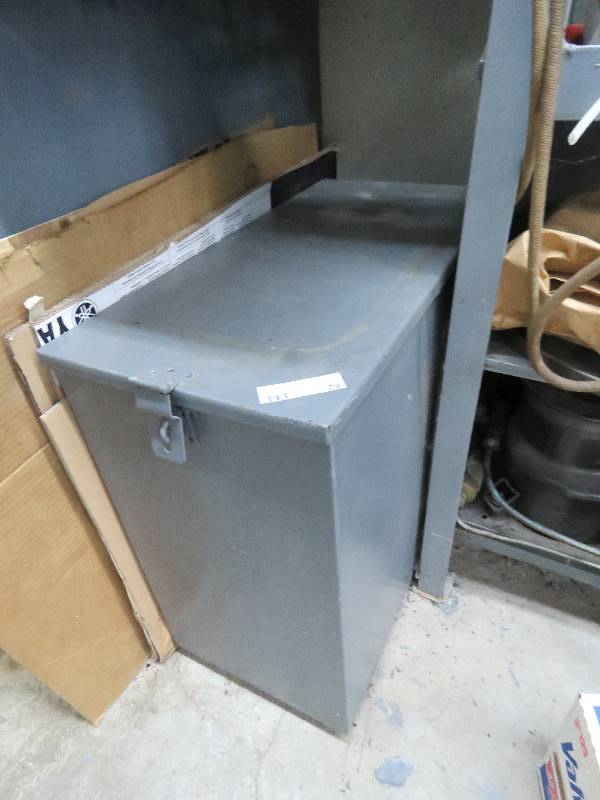 lot 23 image: Garage Storage