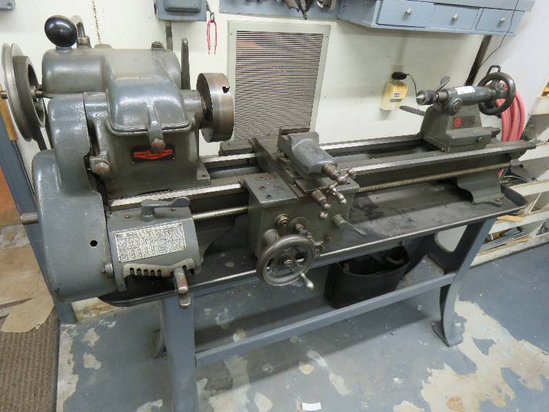 lot 25 image: Metal Turning Lathe