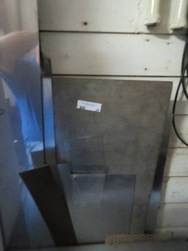 lot 34 image: Tin