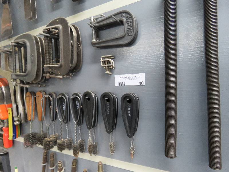 lot 40 image: Clamps and more
