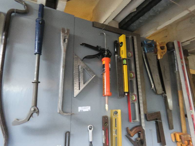lot 52 image: Tool lot