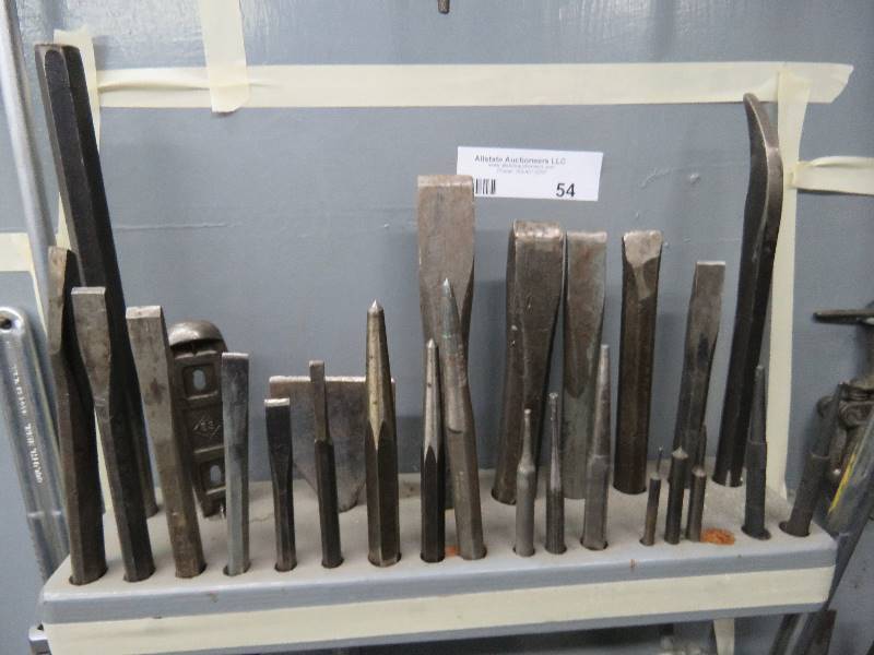 lot 54 image: Metal Chisels