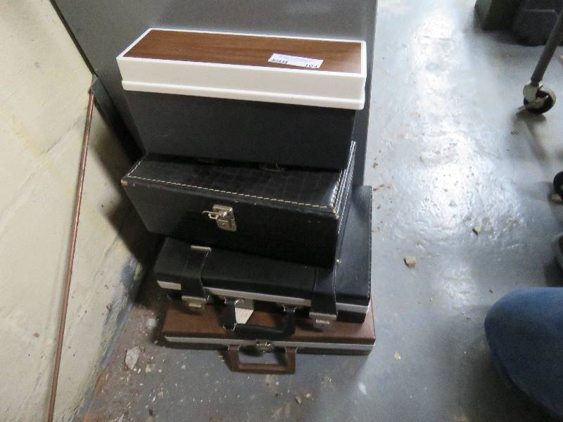 lot 104 image: Vintage Music