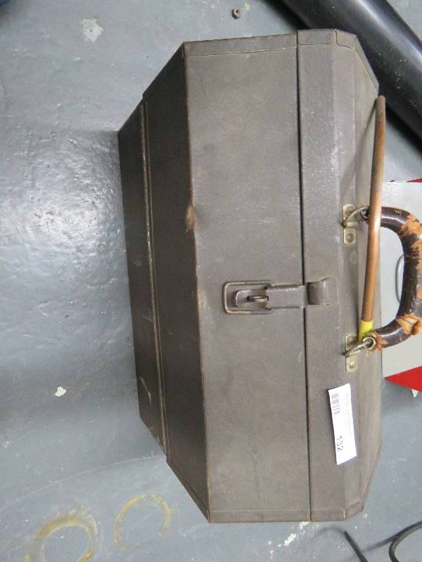 lot 132 image: Vintage Tool Box