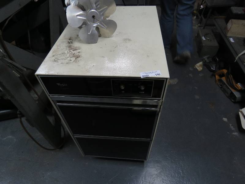 lot 140 image: Vintage Ice Maker