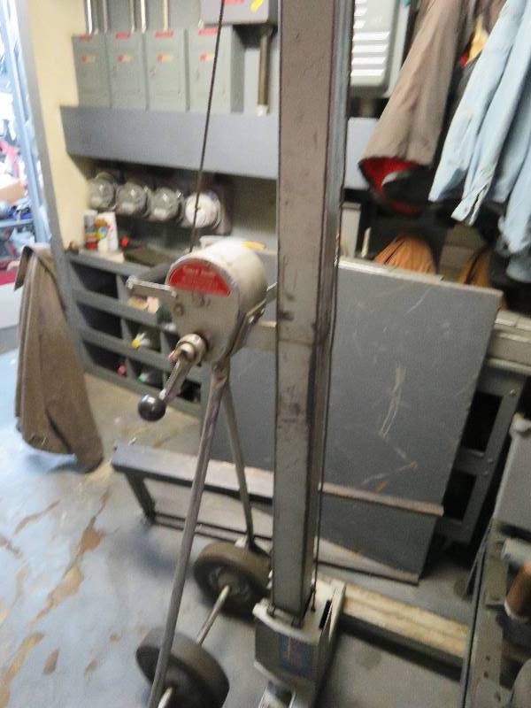 lot 228 image: Duct Hoist