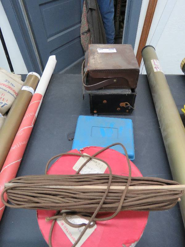 lot 230 image: Vintage electric thermometers