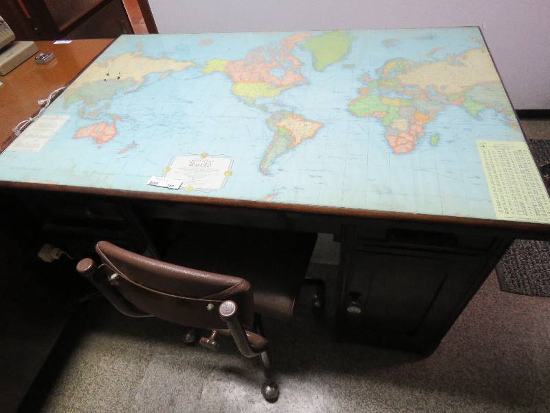 lot 249 image: Vintage Desk and Chair