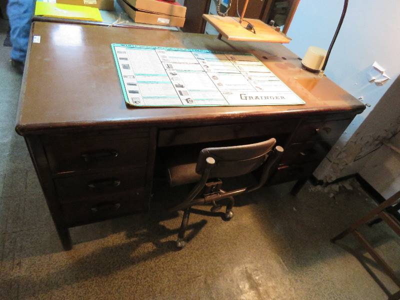 lot 250 image: Vintage Wood Desk and Chair