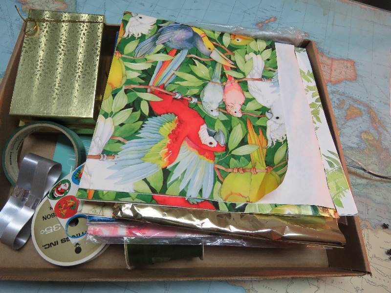 lot 255 image: Gift Wrapping lot