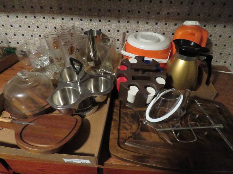 lot 261 image: Kitchen lot