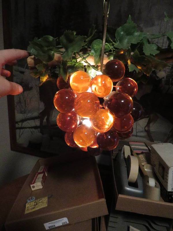 lot 262 image: Vintage Hanging lamp
