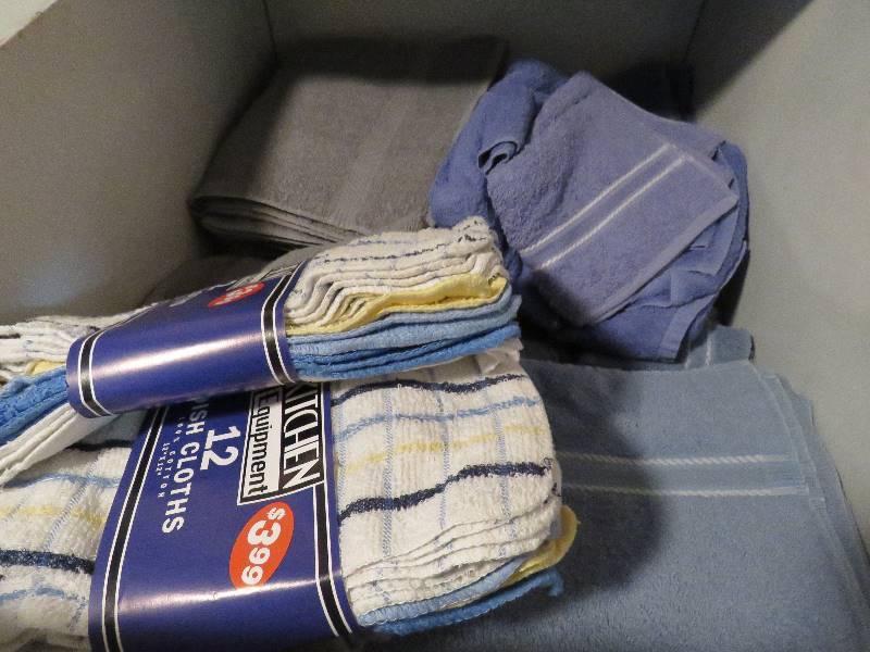 lot 270 image: Linen lot