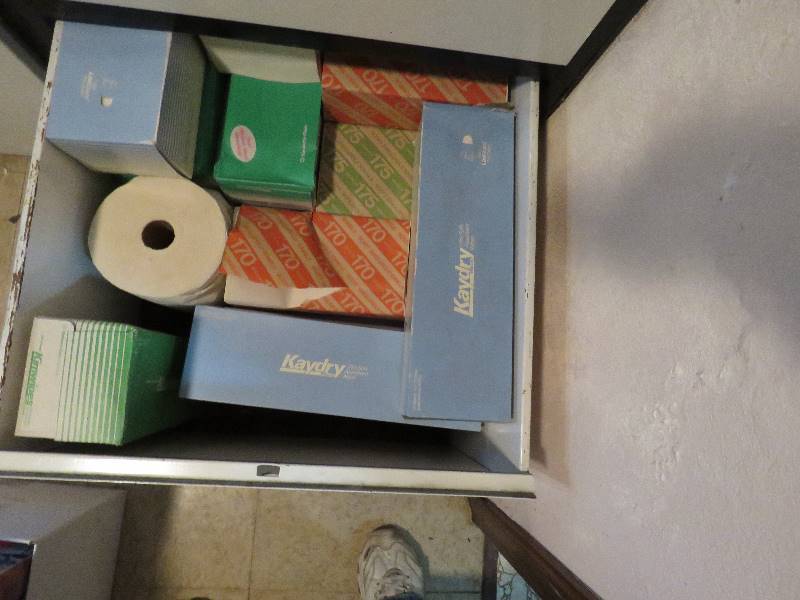 lot 272 image: Paper Towels