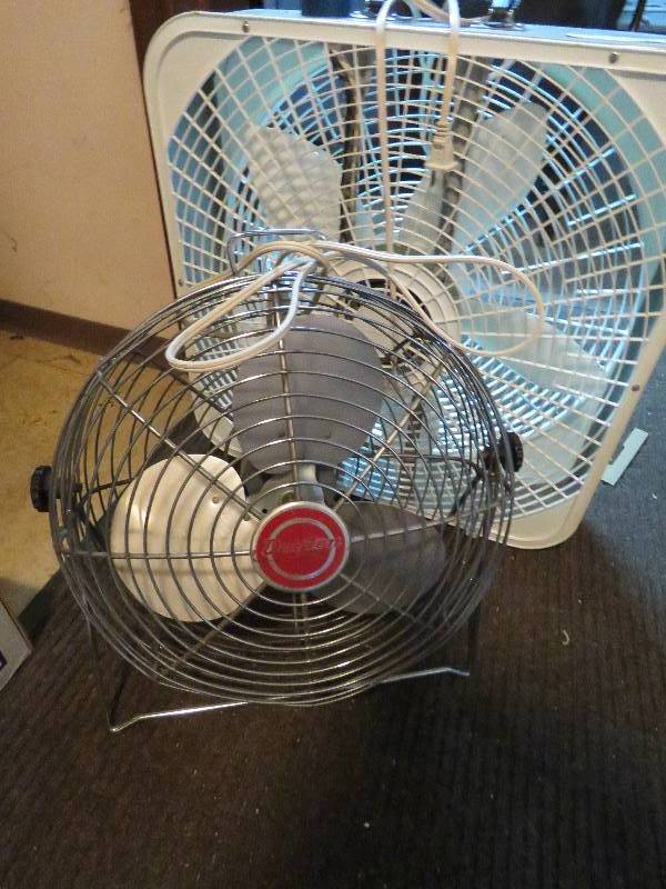 lot 280 image: Fan lot