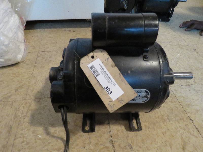 lot 303 image: Motor