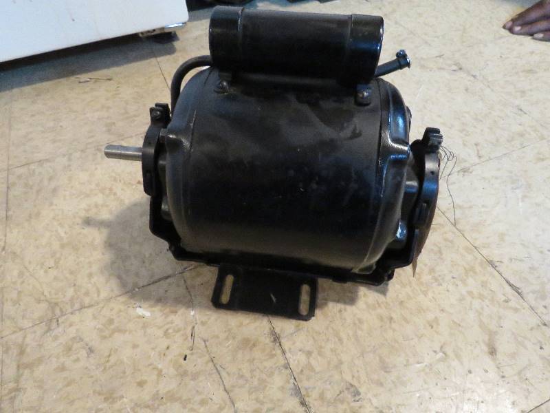 lot 305 image: Motor