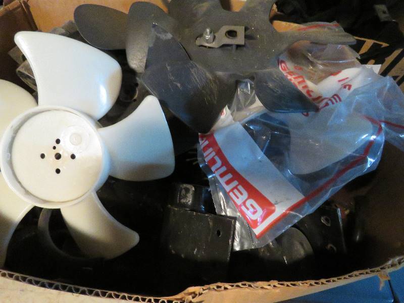 lot 333 image: fan blades and capacitors