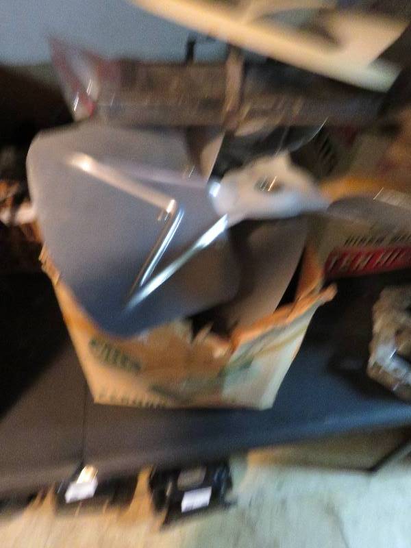 lot 334 image: Fan Blades