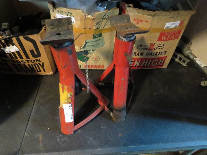 lot 337 image: Jack Stands