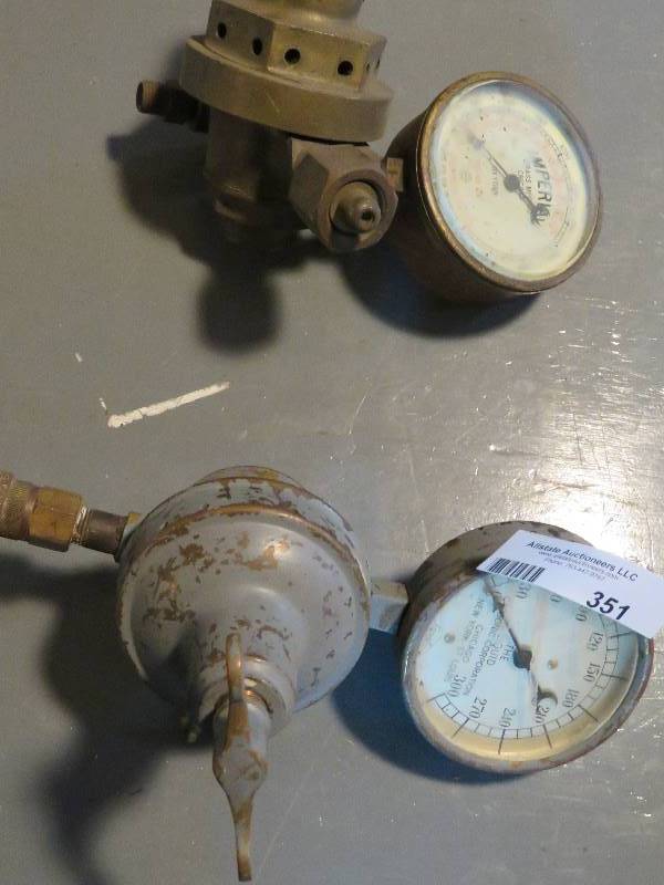 lot 351 image: CO2 regulator