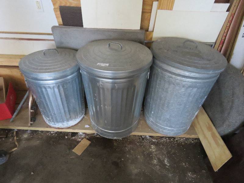 lot 656 image: Garbage Cans