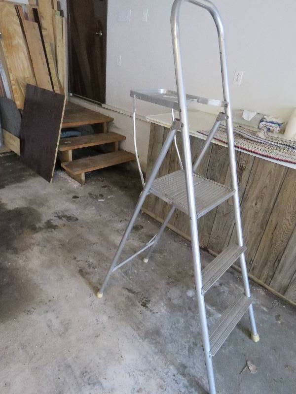 lot 657 image: Aluminum ladder