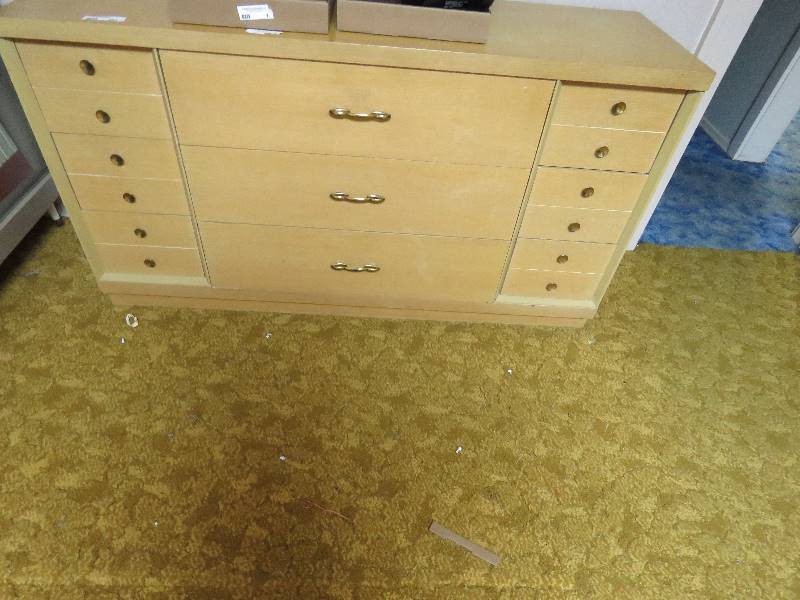 lot 684 image: Vintage dresser