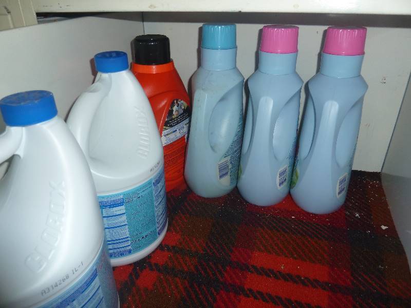 lot 407 image: Laundry lot
