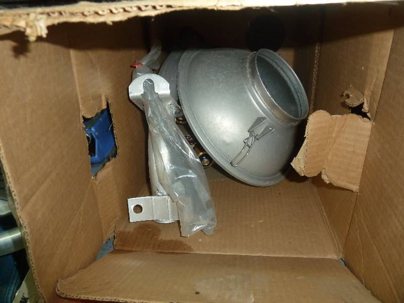 lot 629 image: vintage lighting package