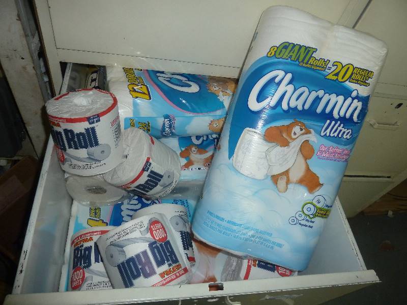 lot 412 image: Toilet Paper