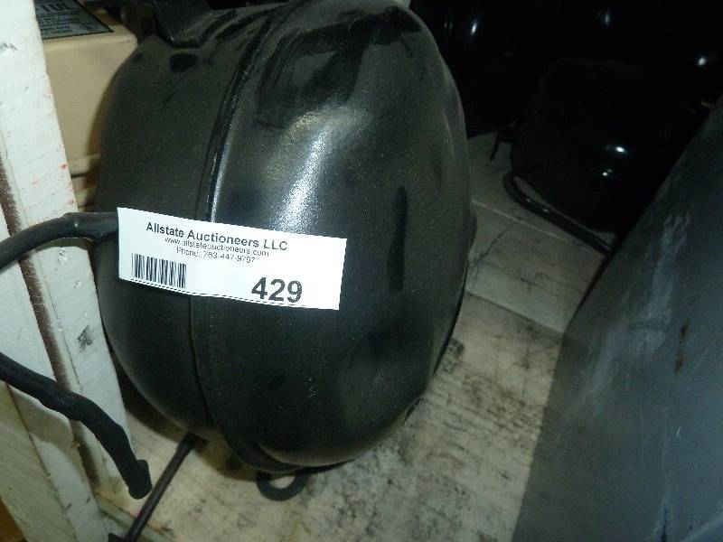 lot 429 image: compressor