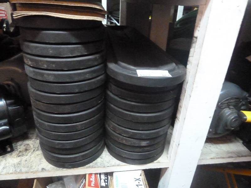 lot 461 image: Air lock pads