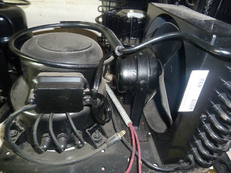 lot 492 image: condensing unit