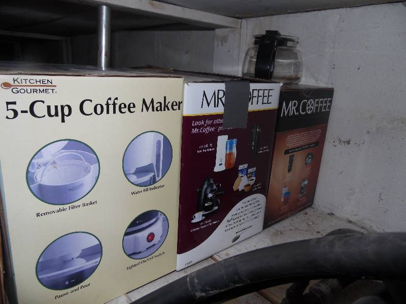 lot 386 image: Coffee lot