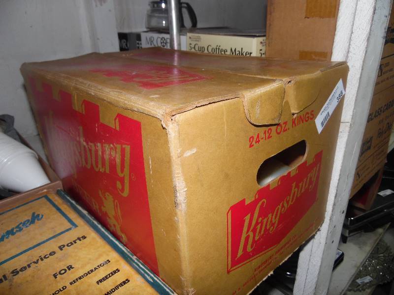 lot 388 image: Vintage Kingsbury box