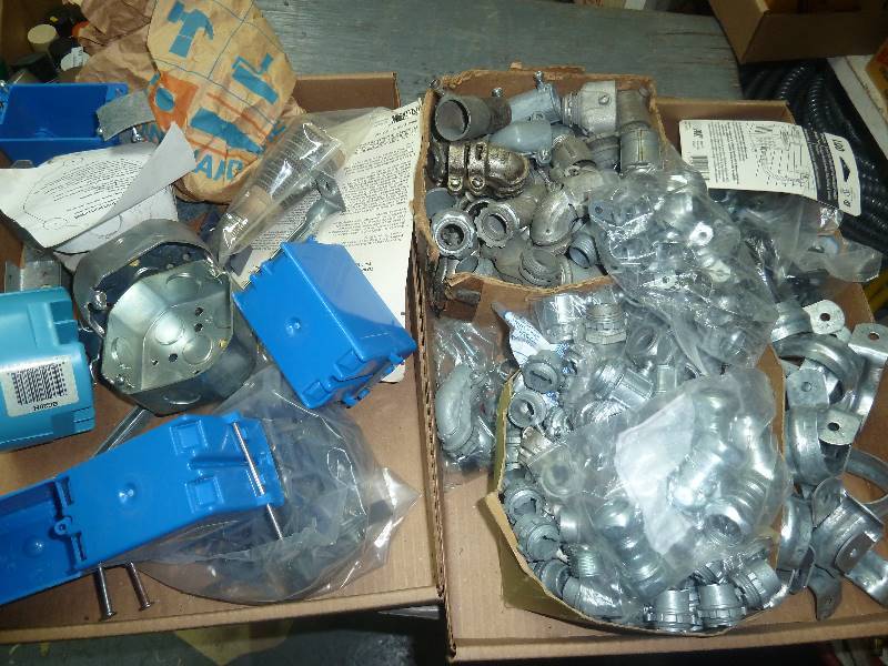 lot 551 image: Electrical lot