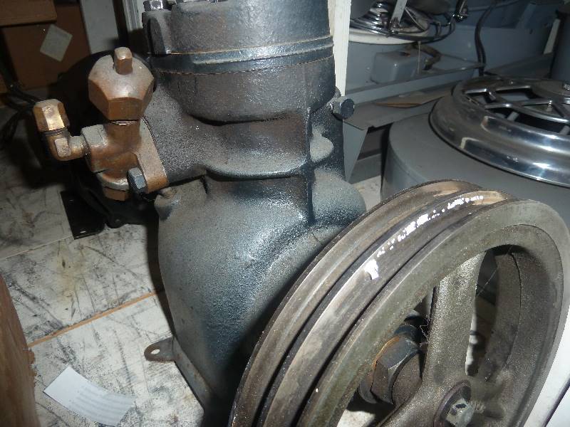lot 601 image: Compressor