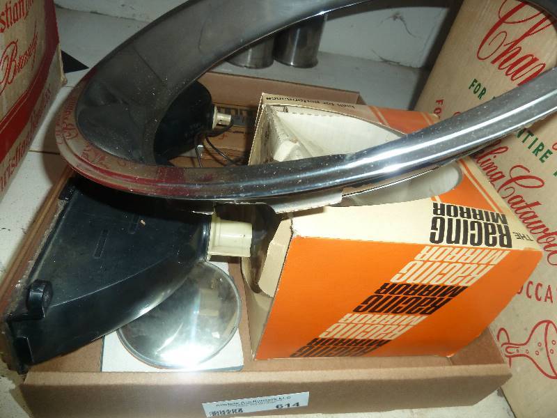 lot 614 image: Car parts