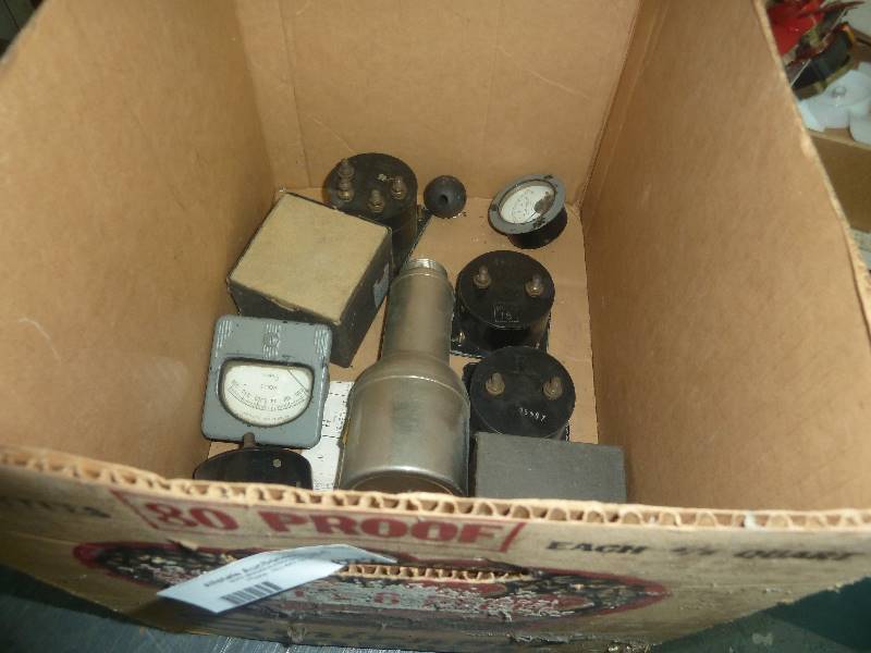 lot 622 image: Voltage guage