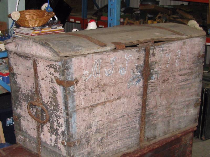 lot 2 image: Antique Norwegion Immigrant Trunk