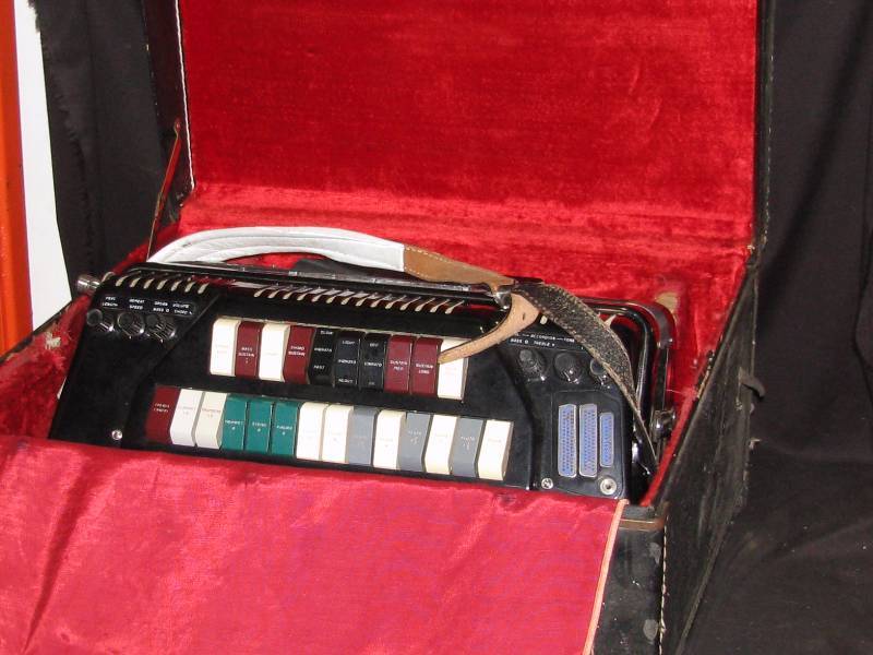 lot 9 image: Cordovox Accordion
