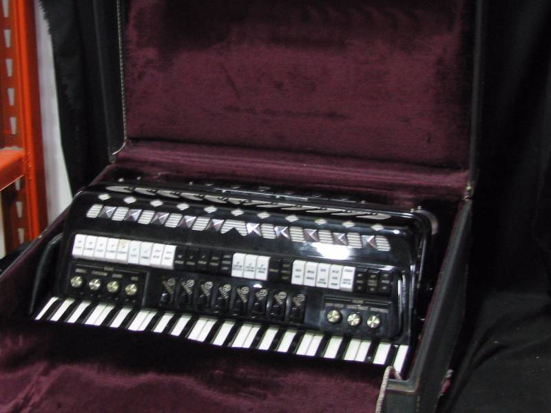 lot 10 image: Iorio Accordion
