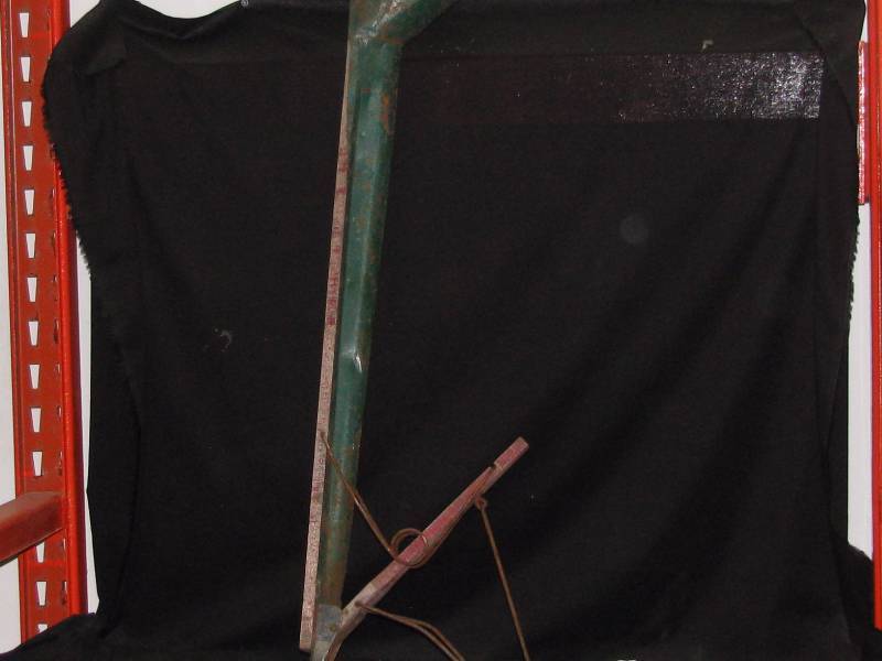 lot 13 image: Hand Corn Planter