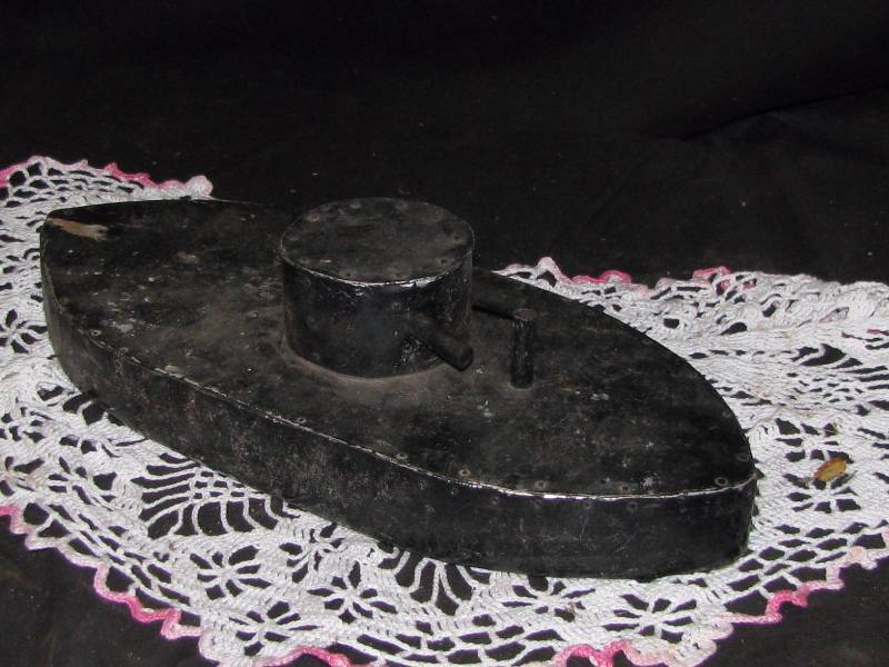 lot 24 image: Hand Made Toy Ship