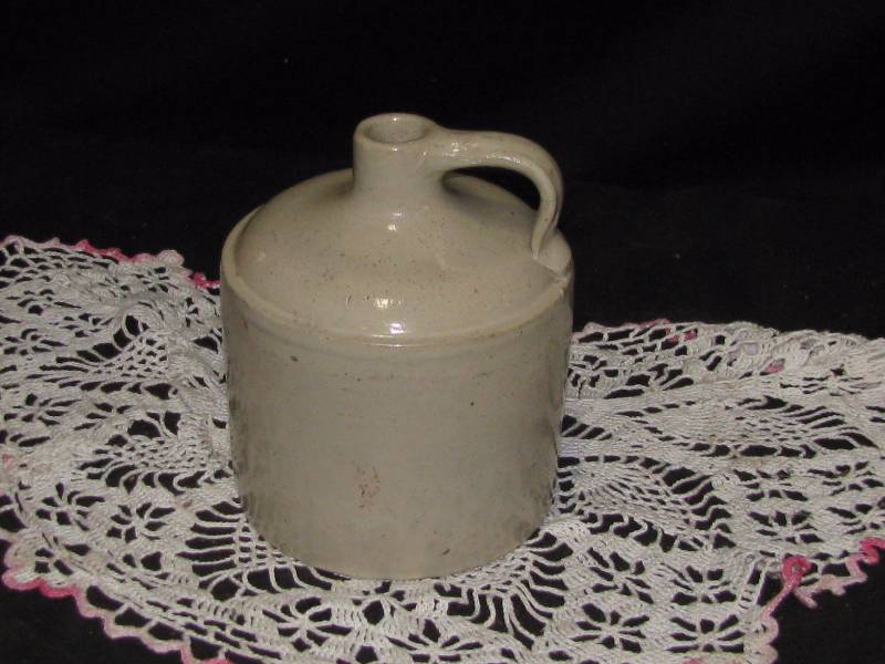 lot 38 image: Red Wing Stoneware Low Top 12 gl. Jug RARE