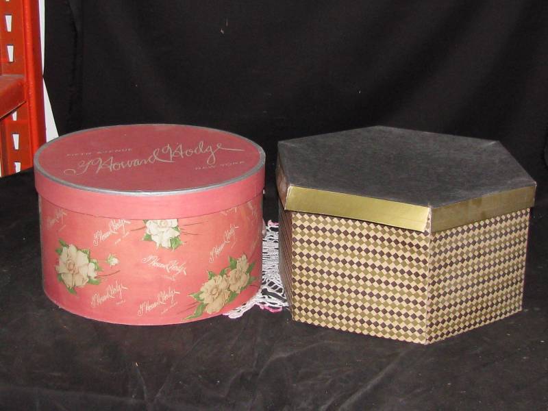 lot 52 image: Hat Boxes