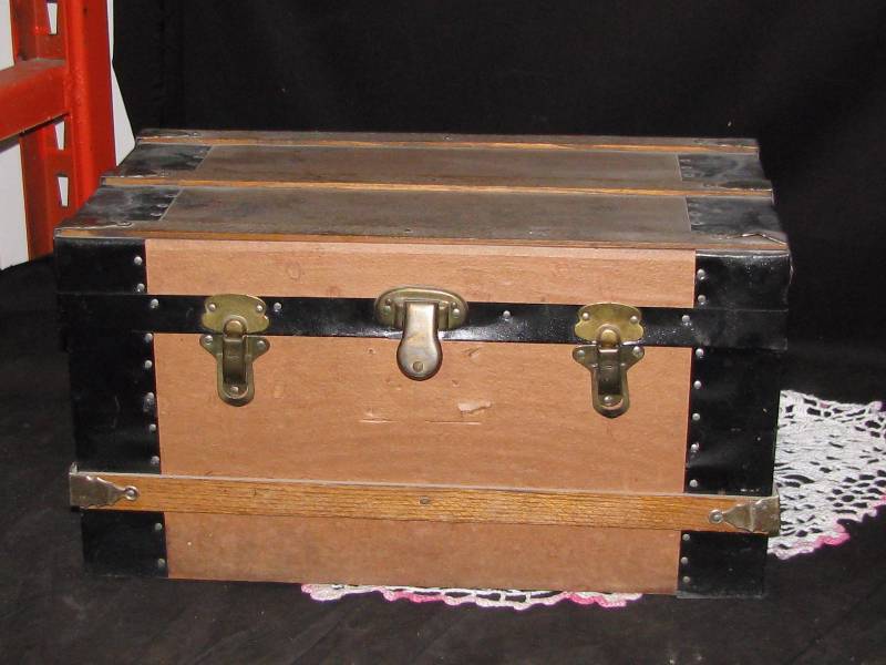 lot 57 image: Salesman Sample Wood Trunk